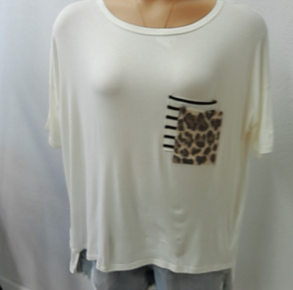 Two pocket T with print pocket